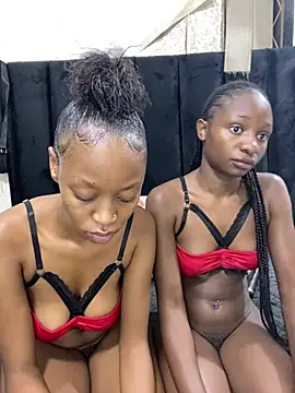 Snapshot of LonelyQueenxx25 chatting on February 24, 2026, 9:02 pm LonelyQueenxx25 online show from February 24, 2026, 9:02 pm