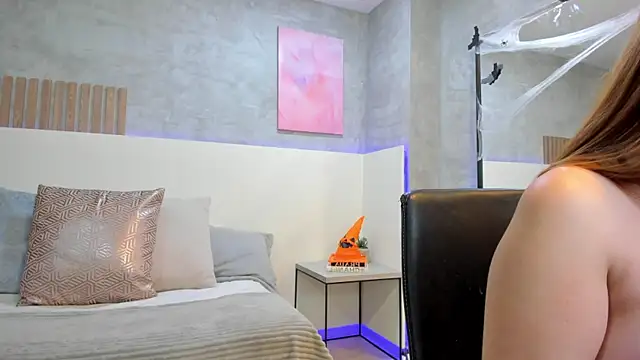 Snapshot of CharlotteBrownn_ chatting on October 16, 2025, 2:45 am CharlotteBrownn online show from October 16, 2025, 2:45 am