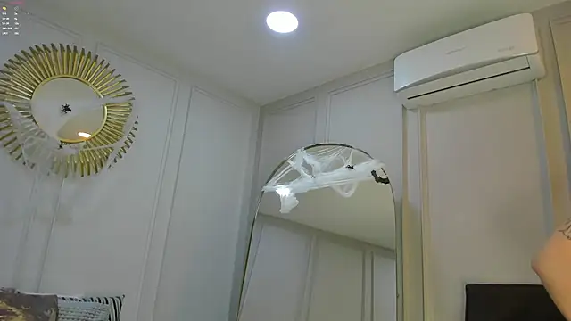 Snapshot of CharlotteBrownn_ chatting on October 31, 2025, 3:18 am CharlotteBrownn online show from October 31, 2025, 3:18 am