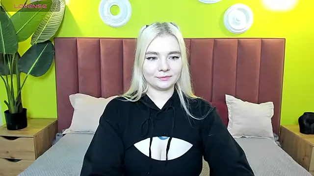 RuthBryant online show from October 20, 2025, 1:06 am