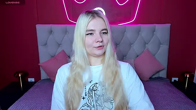 RuthBryant online show from November 8, 2025, 1:06 am