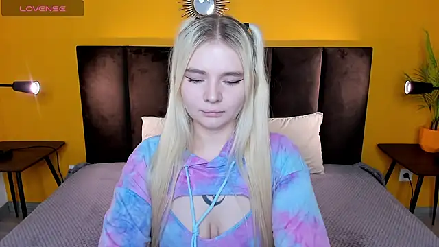 RuthBryant online show from December 2, 2025, 12:49 am