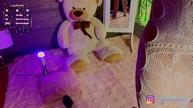 Snapshot of MeganAdamms chatting on January 14, 2026, 11:49 am MeganAdamms online show from January 14, 2026, 11:49 am