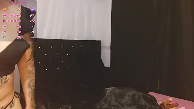 Snapshot of laura_luxe chatting on February 18, 2026, 1:01 am laura luxe online show from February 18, 2026, 1:01 am