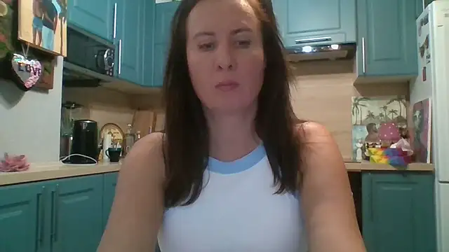 ALICAINWONDERLAND online show from November 2, 2025, 5:37 pm