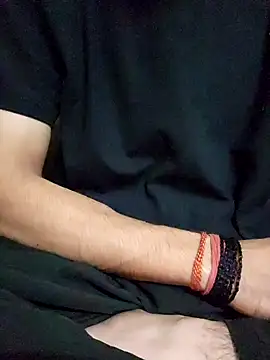 Snapshot of coupleyug chatting on December 18, 2025, 9:48 am coupleyug online show from December 18, 2025, 9:48 am