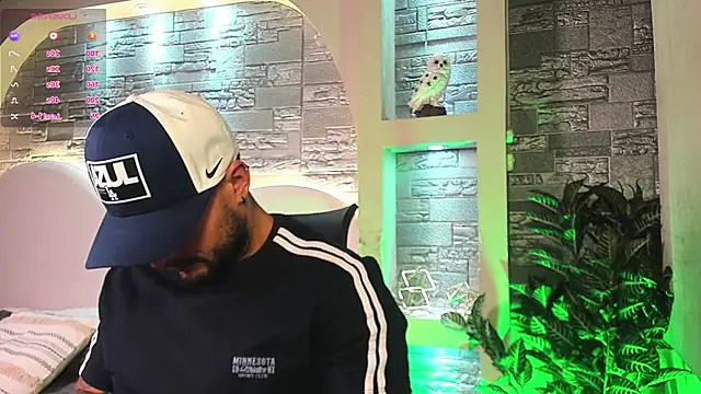 Snapshot of dominic_de_luca chatting on November 4, 2025, 3:27 am dominic de luca online show from November 4, 2025, 3:27 am