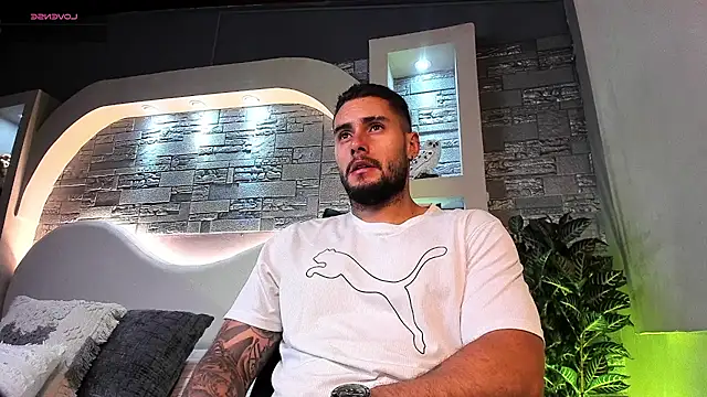 Snapshot of dominic_de_luca chatting on November 11, 2025, 10:54 pm dominic de luca online show from November 11, 2025, 10:54 pm