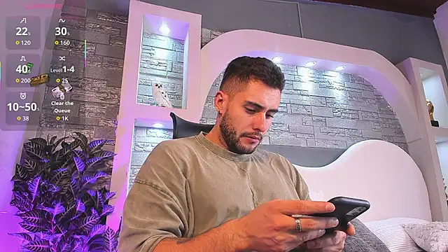 Snapshot of dominic_de_luca chatting on December 2, 2025, 3:34 am dominic de luca online show from December 2, 2025, 3:34 am