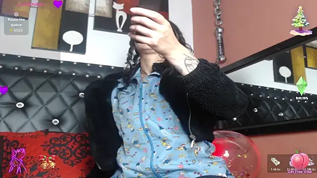 Snapshot of Engeelll chatting on December 16, 2025, 6:35 pm Engeelll online show from December 16, 2025, 6:35 pm