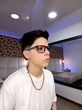 Snapshot of SpencerMontgomery chatting on October 15, 2025, 7:03 pm SpencerMontgomery online show from October 15, 2025, 7:03 pm