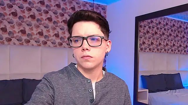 Snapshot of SpencerMontgomery chatting on October 17, 2025, 8:00 pm SpencerMontgomery online show from October 17, 2025, 8:00 pm