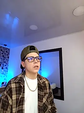 Snapshot of SpencerMontgomery chatting on October 25, 2025, 7:19 pm SpencerMontgomery online show from October 25, 2025, 7:19 pm