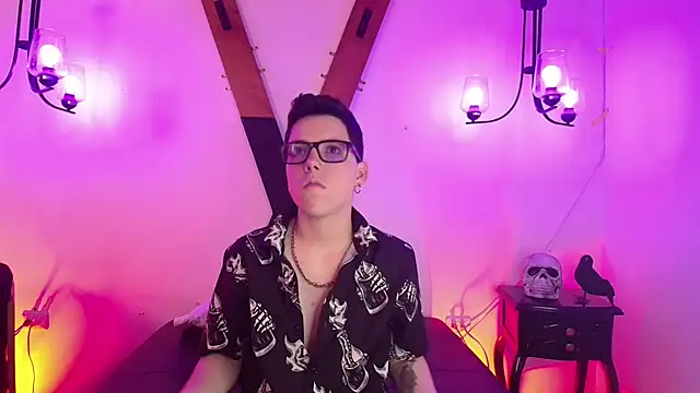 Snapshot of SpencerMontgomery chatting on November 19, 2025, 7:36 pm SpencerMontgomery online show from November 19, 2025, 7:36 pm