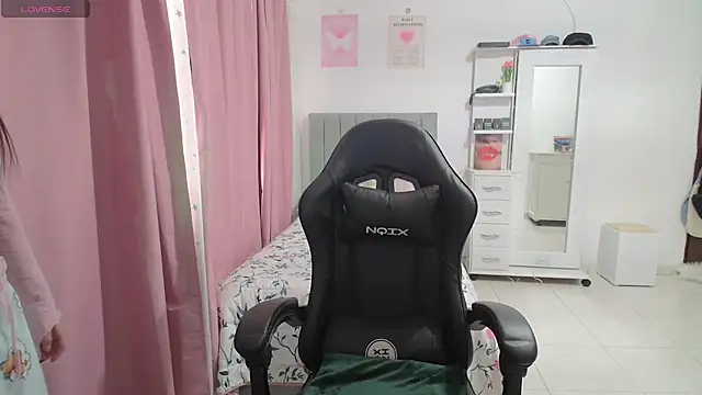 Snapshot of violetta_blackk chatting on February 26, 2026, 4:17 pm violetta blackk online show from February 26, 2026, 4:17 pm