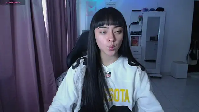 Snapshot of violetta_blackk chatting on February 27, 2026, 4:18 pm violetta blackk online show from February 27, 2026, 4:18 pm