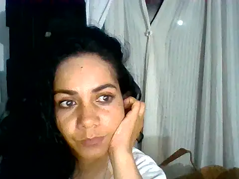 Snapshot of Isabelsol111 chatting on June 1, 2026, 4:03 am Isabelsol111 online show from June 1, 2026, 4:03 am