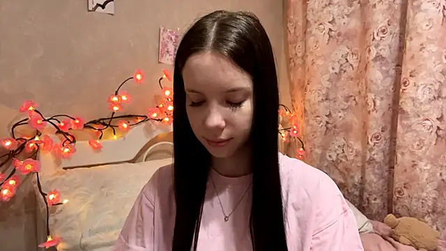 AxyKitten online show from November 9, 2025, 1:53 pm