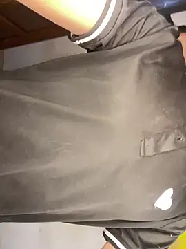 Snapshot of elfernh chatting on October 1, 2025, 3:45 am elfernh online show from October 1, 2025, 3:45 am