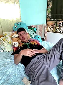 Snapshot of elfernh chatting on December 19, 2025, 4:14 pm elfernh online show from December 19, 2025, 4:14 pm