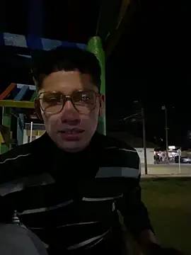 Snapshot of elfernh chatting on March 31, 2026, 12:56 am elfernh online show from March 31, 2026, 12:56 am