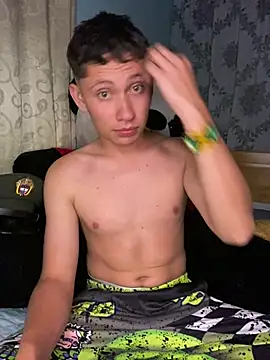 Snapshot of elfernh chatting on April 1, 2026, 5:08 am elfernh online show from April 1, 2026, 5:08 am