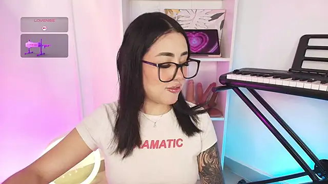 justonecute online show from January 6, 2026, 12:03 am