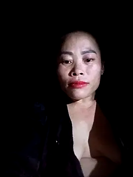 Snapshot of CoMay003 chatting on October 1, 2025, 1:06 pm CoMay003 online show from October 1, 2025, 1:06 pm