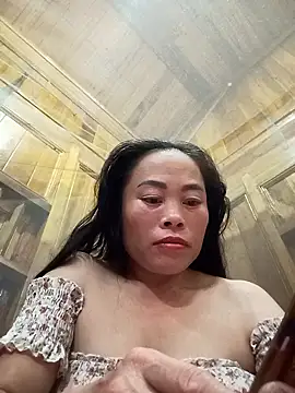 Snapshot of CoMay003 chatting on October 3, 2025, 4:59 pm CoMay003 online show from October 3, 2025, 4:59 pm