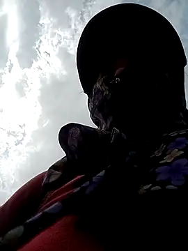 Snapshot of CoMay003 chatting on October 12, 2025, 7:29 am CoMay003 online show from October 12, 2025, 7:29 am