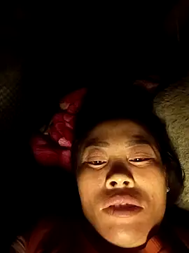 Snapshot of CoMay003 chatting on October 24, 2025, 9:44 pm CoMay003 online show from October 24, 2025, 9:44 pm