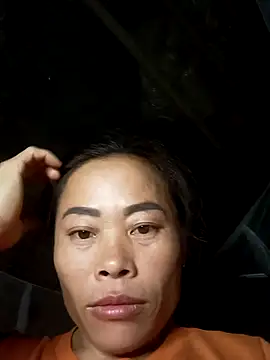 Snapshot of CoMay003 chatting on October 31, 2025, 6:58 am CoMay003 online show from October 31, 2025, 6:58 am