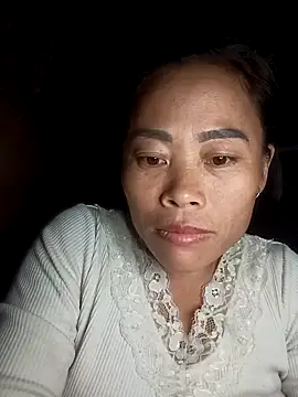 Snapshot of CoMay003 chatting on November 3, 2025, 3:24 pm CoMay003 online show from November 3, 2025, 3:24 pm