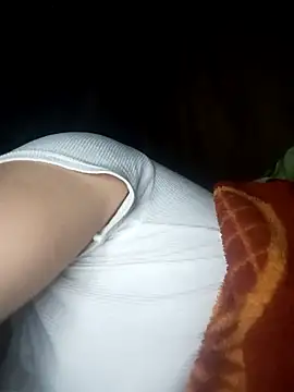 Snapshot of CoMay003 chatting on November 6, 2025, 5:19 am CoMay003 online show from November 6, 2025, 5:19 am