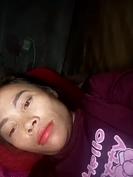 Snapshot of CoMay003 chatting on November 6, 2025, 8:10 pm CoMay003 online show from November 6, 2025, 8:10 pm