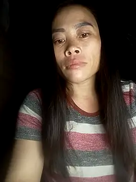 Snapshot of CoMay003 chatting on November 8, 2025, 9:02 pm CoMay003 online show from November 8, 2025, 9:02 pm