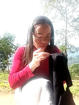 Snapshot of CoMay003 chatting on November 24, 2025, 2:33 am CoMay003 online show from November 24, 2025, 2:33 am