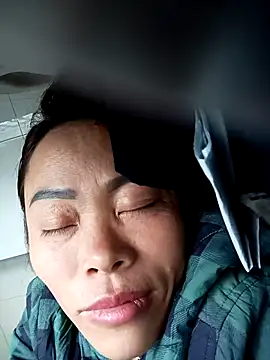 Snapshot of CoMay003 chatting on November 27, 2025, 7:10 am CoMay003 online show from November 27, 2025, 7:10 am