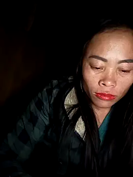 Snapshot of CoMay003 chatting on December 1, 2025, 12:32 pm CoMay003 online show from December 1, 2025, 12:32 pm