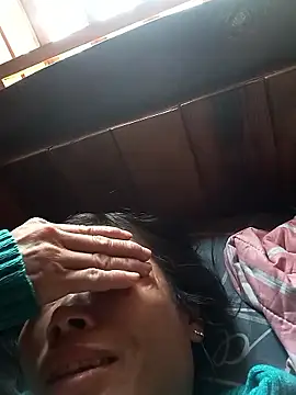 Snapshot of CoMay003 chatting on December 2, 2025, 4:18 am CoMay003 online show from December 2, 2025, 4:18 am