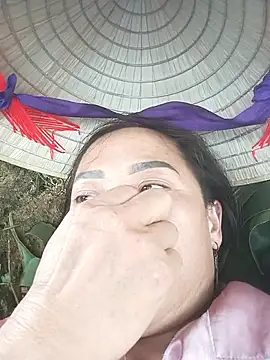 CoMay003 online show from April 14, 2026, 5:35 am