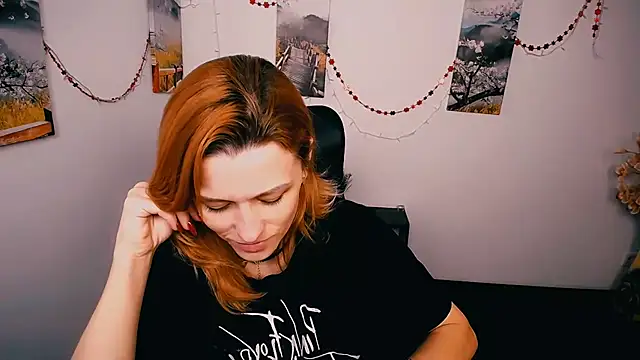 Snapshot of PeppyMia chatting on February 8, 2026, 7:12 am PeppyMia online show from February 8, 2026, 7:12 am