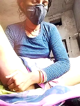 MISS-KAYA online show from November 7, 2025, 4:51 pm