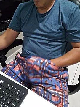 Snapshot of Carloskasado chatting on October 29, 2025, 11:17 pm Carloskasado online show from October 29, 2025, 11:17 pm