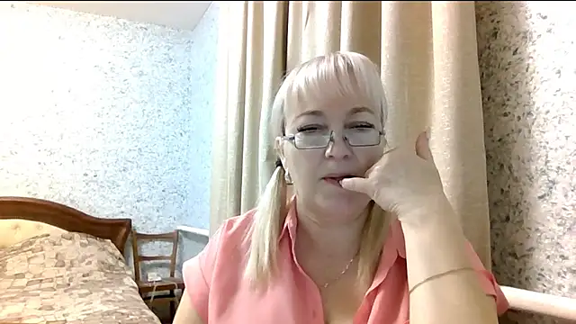 Snapshot of PlayM3Soft chatting on October 1, 2025, 6:03 pm PlayM3Soft online show from October 1, 2025, 6:03 pm