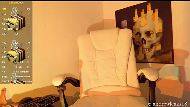 an drew18 online show from October 13, 2025, 8:42 pm