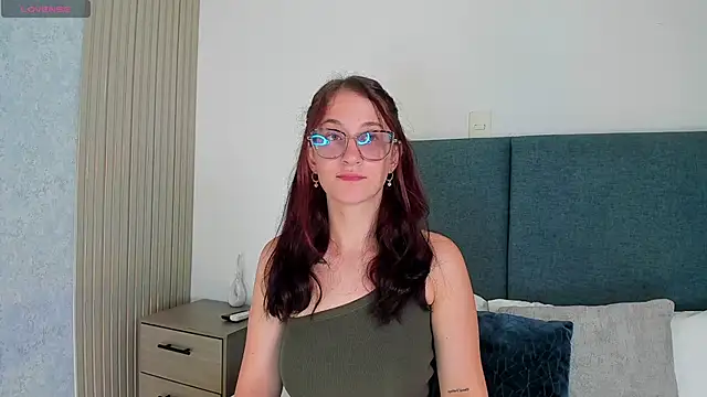 Snapshot of Laura_Ivy chatting on May 14, 2026, 1:07 pm Laura Ivy online show from May 14, 2026, 1:07 pm