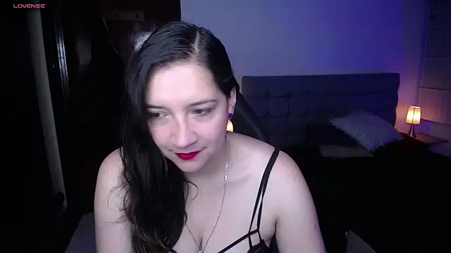 Agatha bellucci  online show from November 20, 2025, 12:27 pm