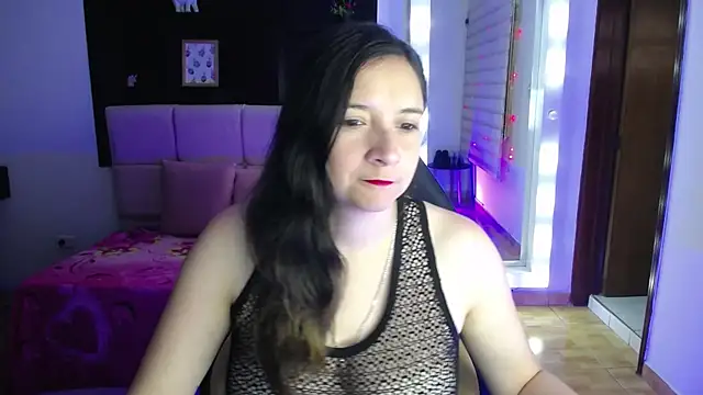 Agatha bellucci  online show from November 27, 2025, 12:51 pm