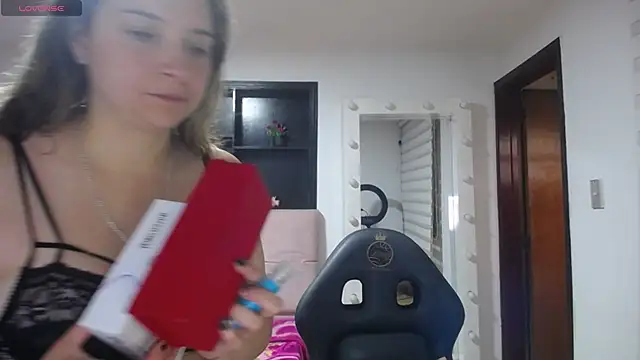 Agatha bellucci  online show from January 9, 2026, 1:03 pm